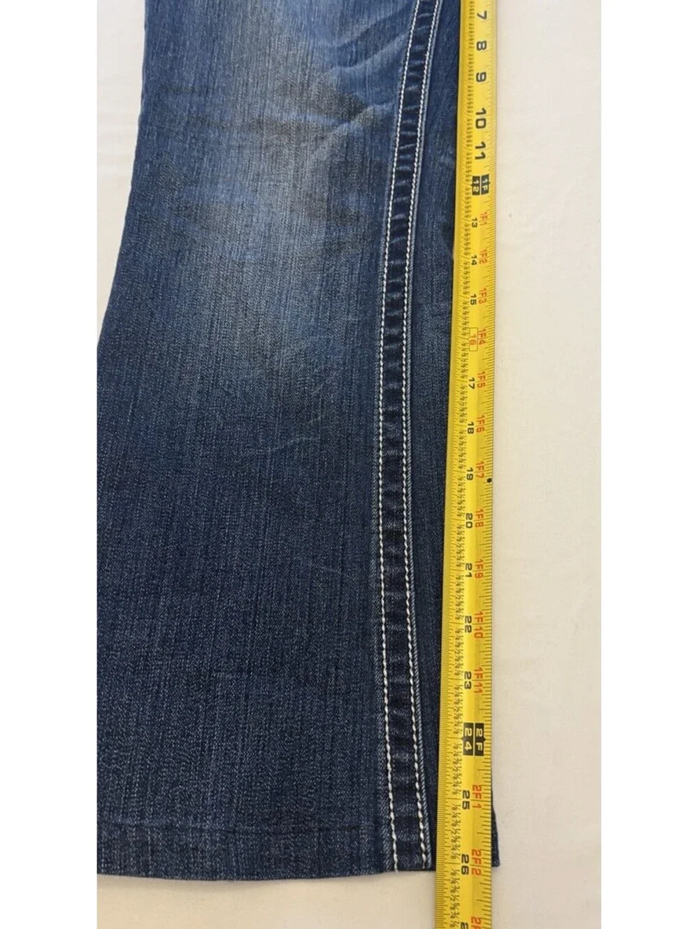 Women’s Miss Me White Fleur De Lis Embellished Bootcut Dark Wash Jeans 30x26